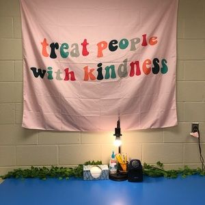 Tapestry “Treat People With Kindness” Wall Decoration light pink